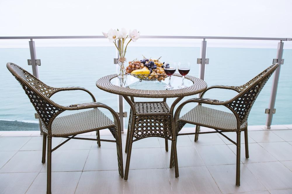 Aqua Batumi Hotel & Apartments Экстерьер фото