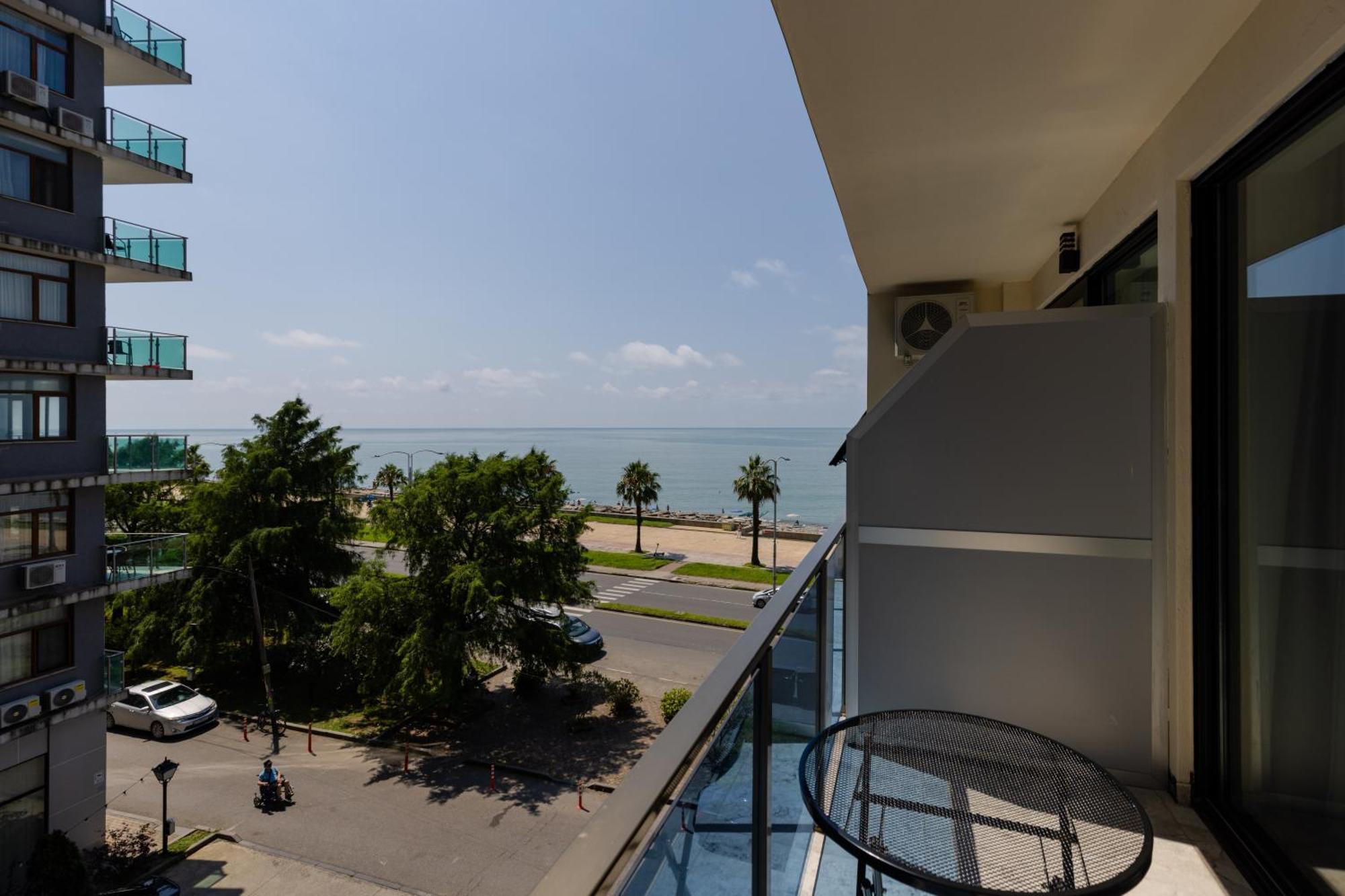 Aqua Batumi Hotel & Apartments Экстерьер фото