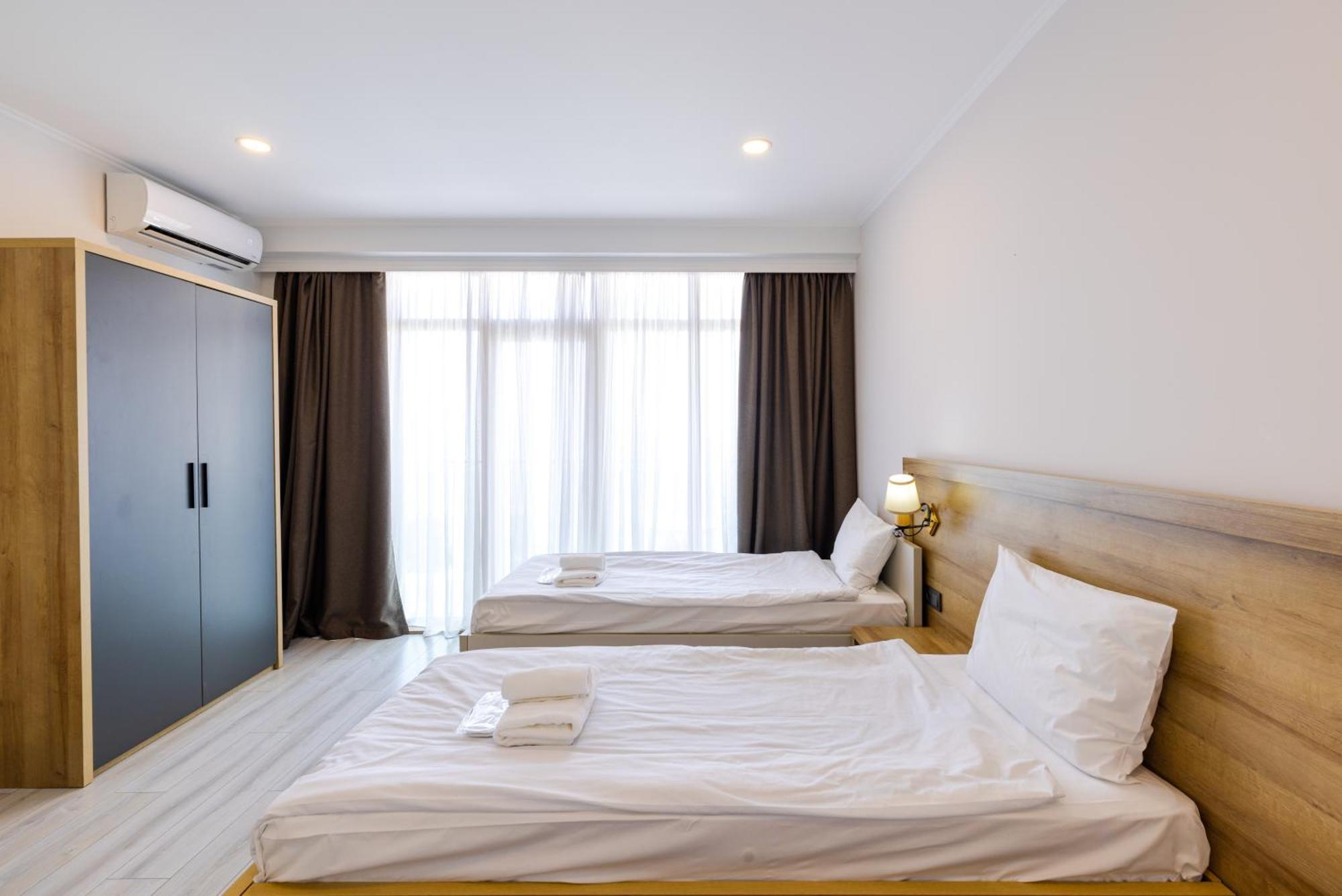 Aqua Batumi Hotel & Apartments Экстерьер фото