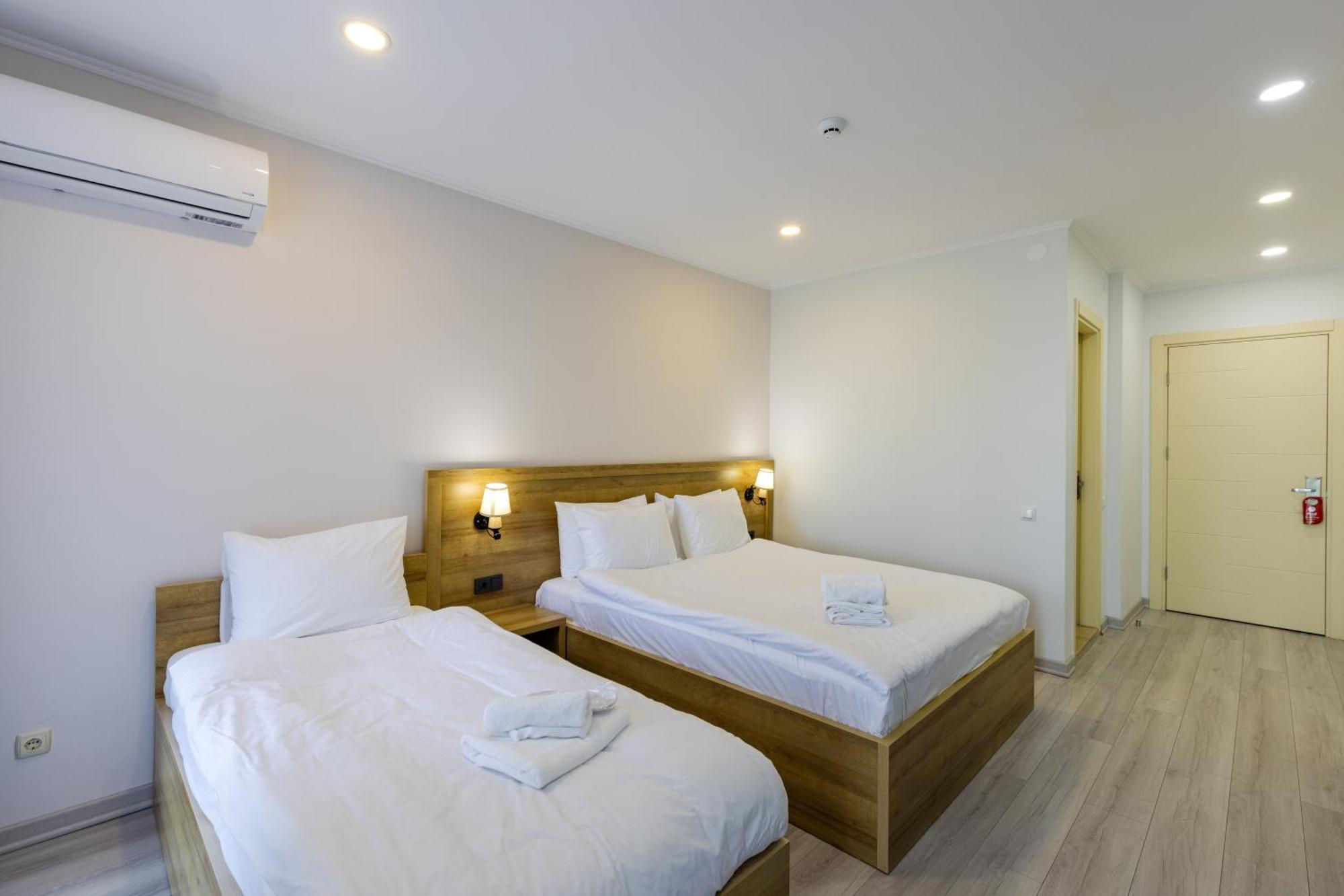 Aqua Batumi Hotel & Apartments Экстерьер фото