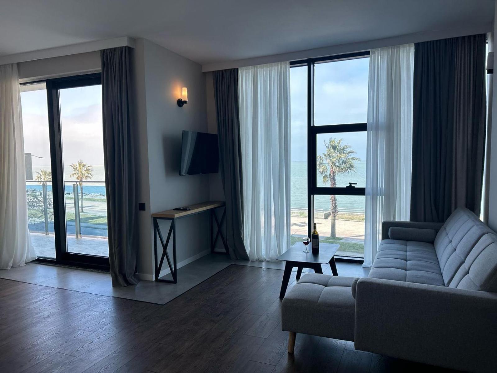 Aqua Batumi Hotel & Apartments Экстерьер фото